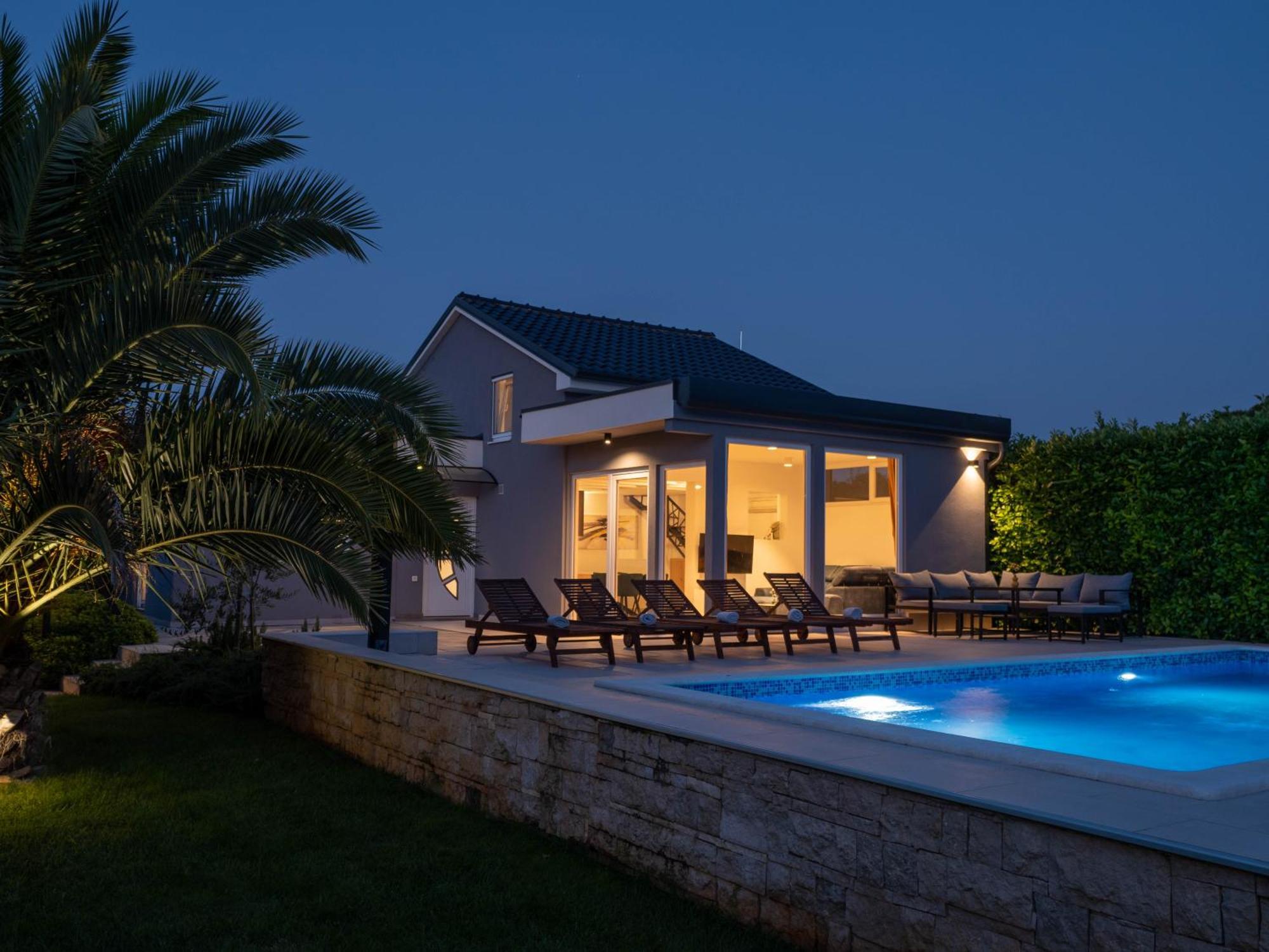 Villa Vinky Pula Exterior photo