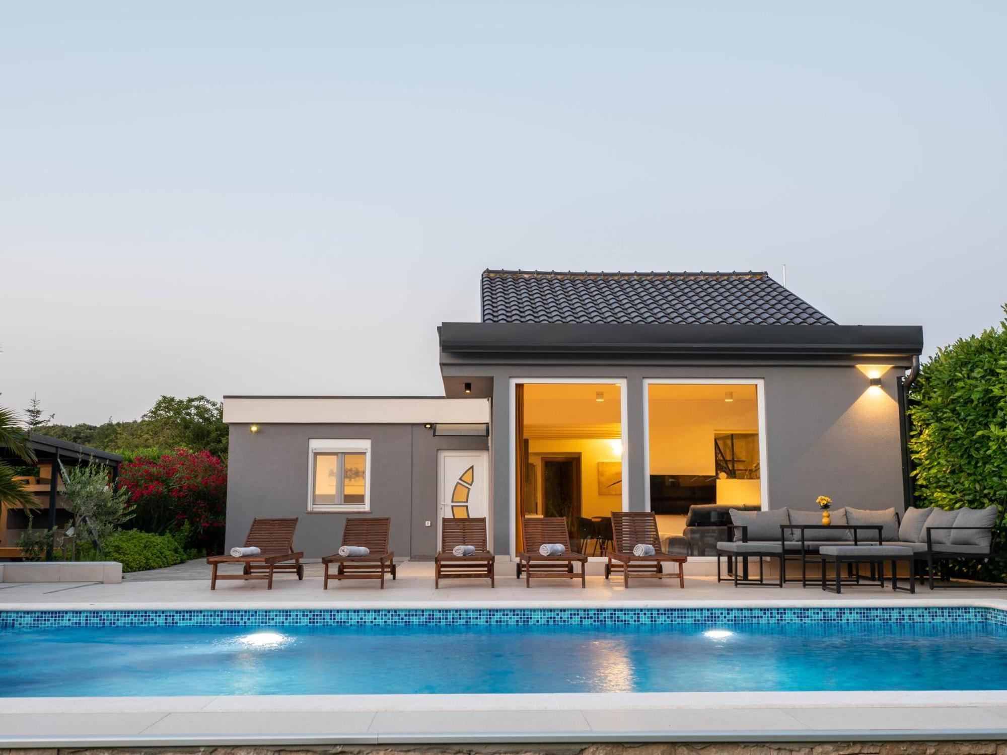 Villa Vinky Pula Exterior photo